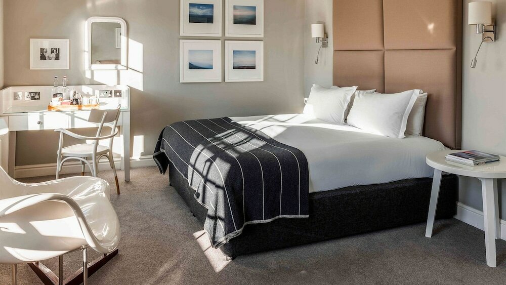 Фото The Crown hotel