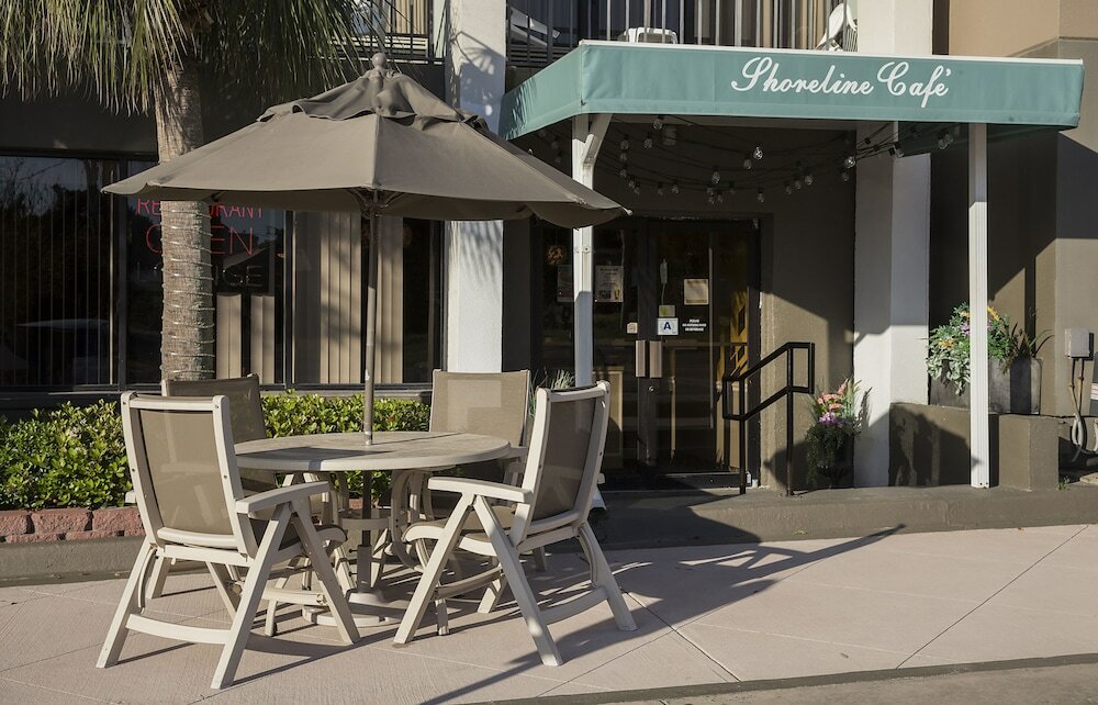 Фото Grande Shores Ocean Resort