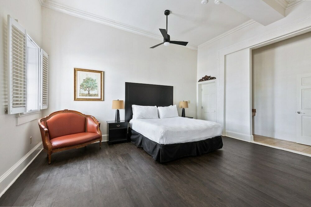 Фото Historic Streetcar Inn