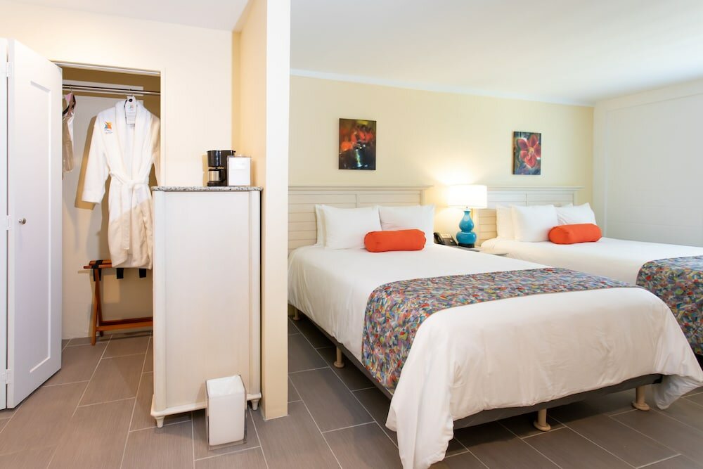 Фото Caravelle Hotel & Casino