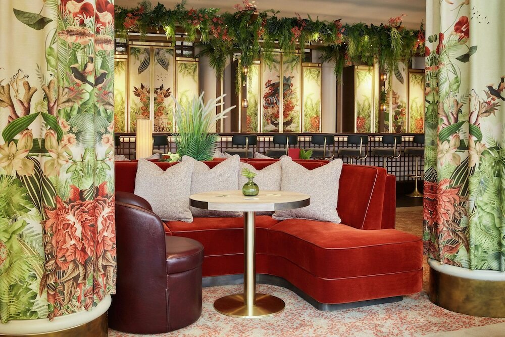 Фото The Trafalgar St. James London, Curio Collection by Hilton