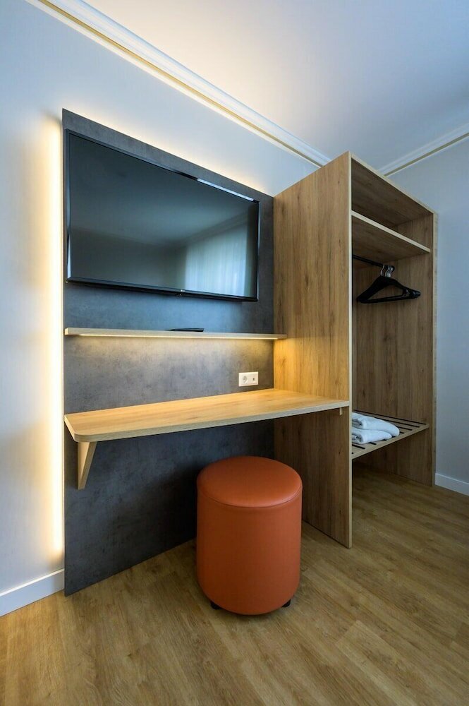 Фото Hotel Rieker Stuttgart Hauptbahnhof