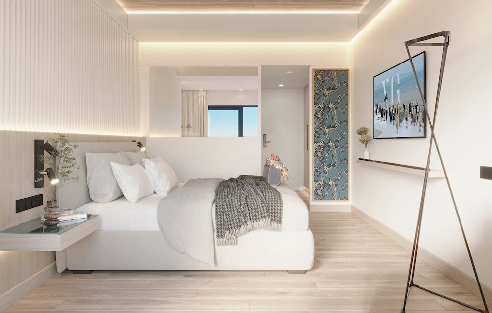 Фото Mediterranean Hotel