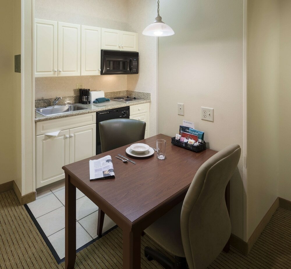 Фото Homewood Suites by Hilton Newark-Cranford
