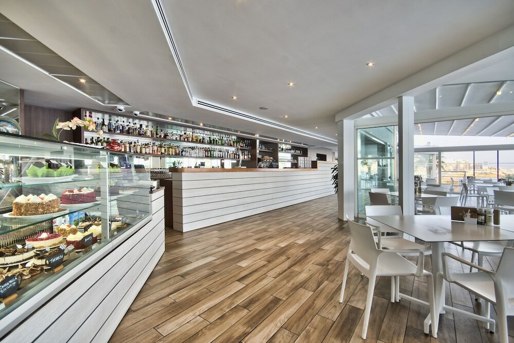 Фото DoubleTree by Hilton Malta