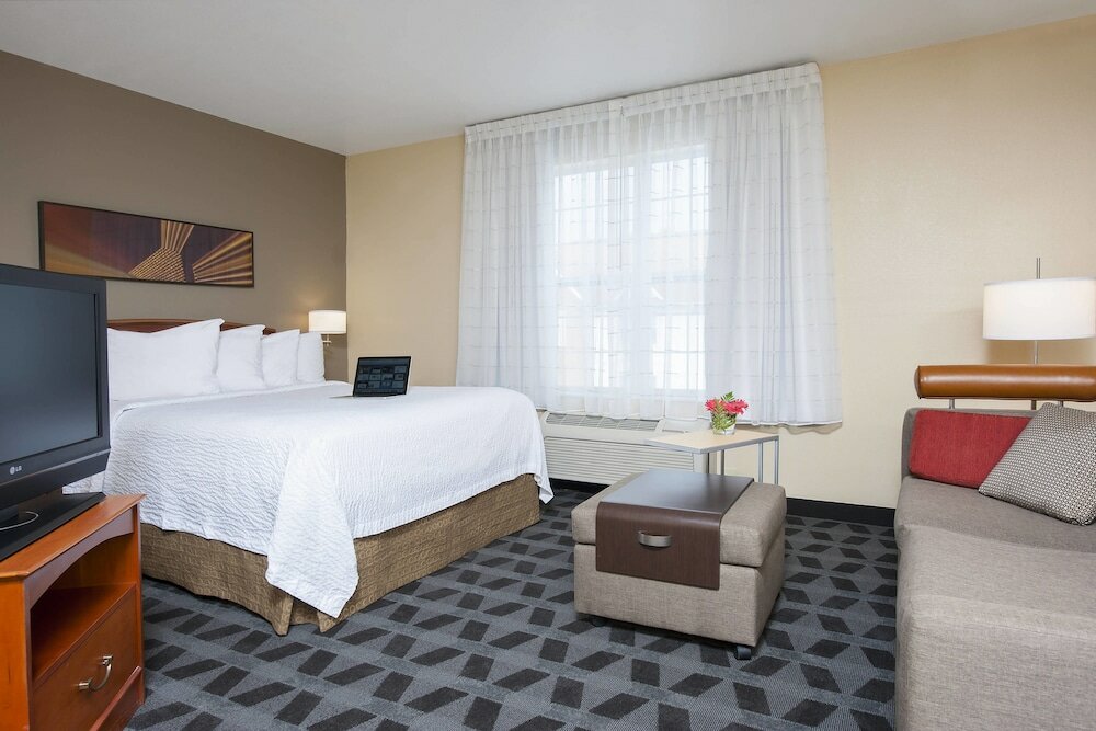 Фото TownePlace Suites Indianapolis Keystone