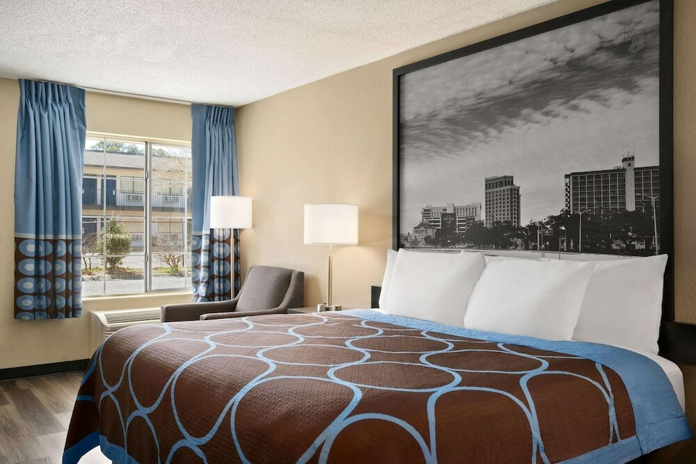 Фото Super 8 by Wyndham Gulfport Biloxi Airport