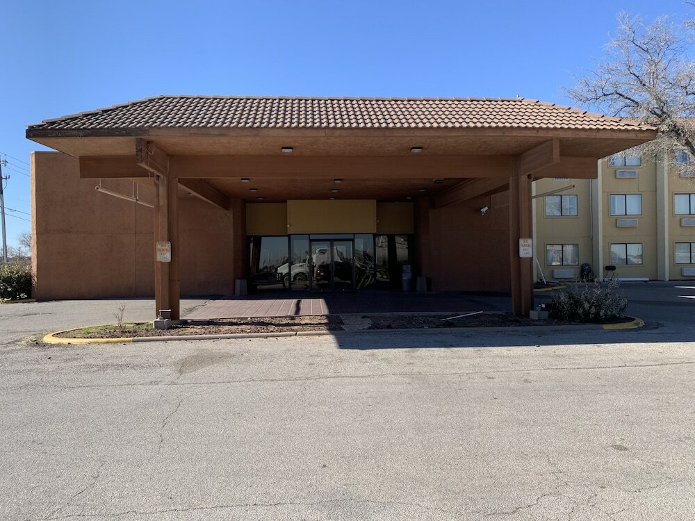 Фото Travelodge by Wyndham Odessa