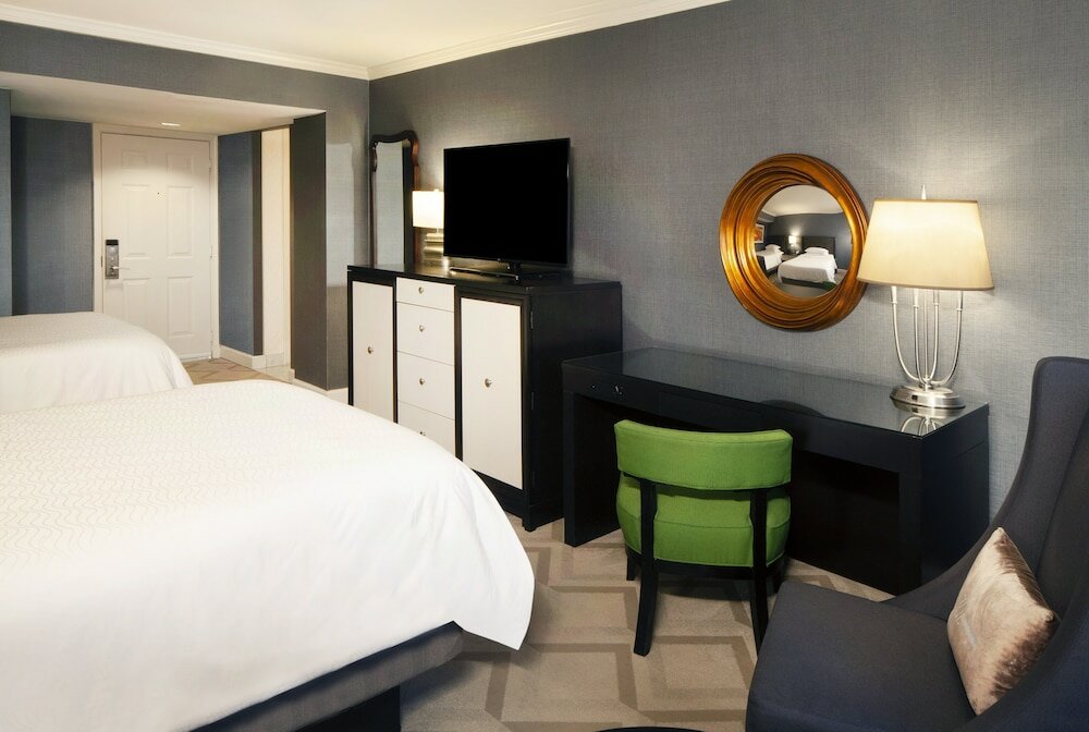 Фото Melrose Georgetown Hotel