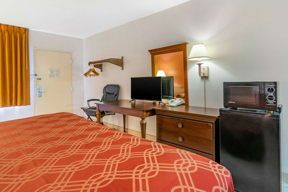 Фото Econo Lodge North
