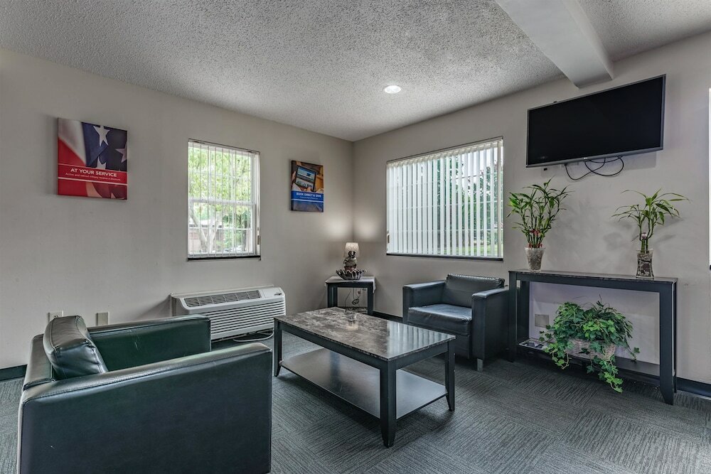 Фото Motel 6 Charlotte - University