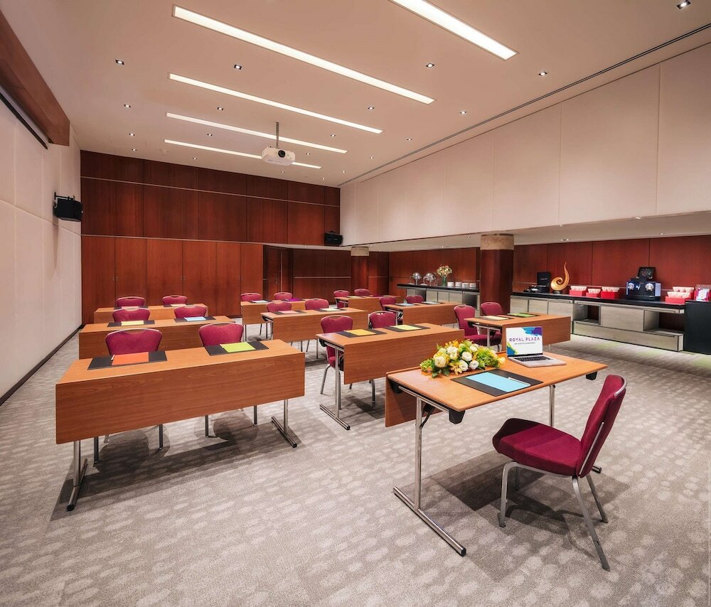 Фото Royal Plaza on Scotts