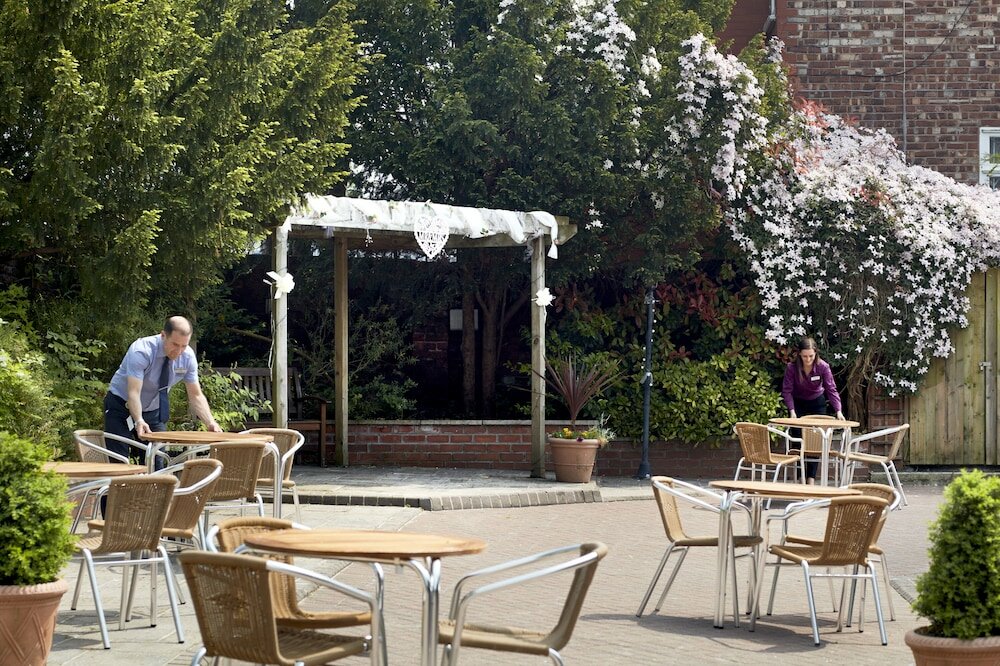 Фото Alma Lodge Hotel