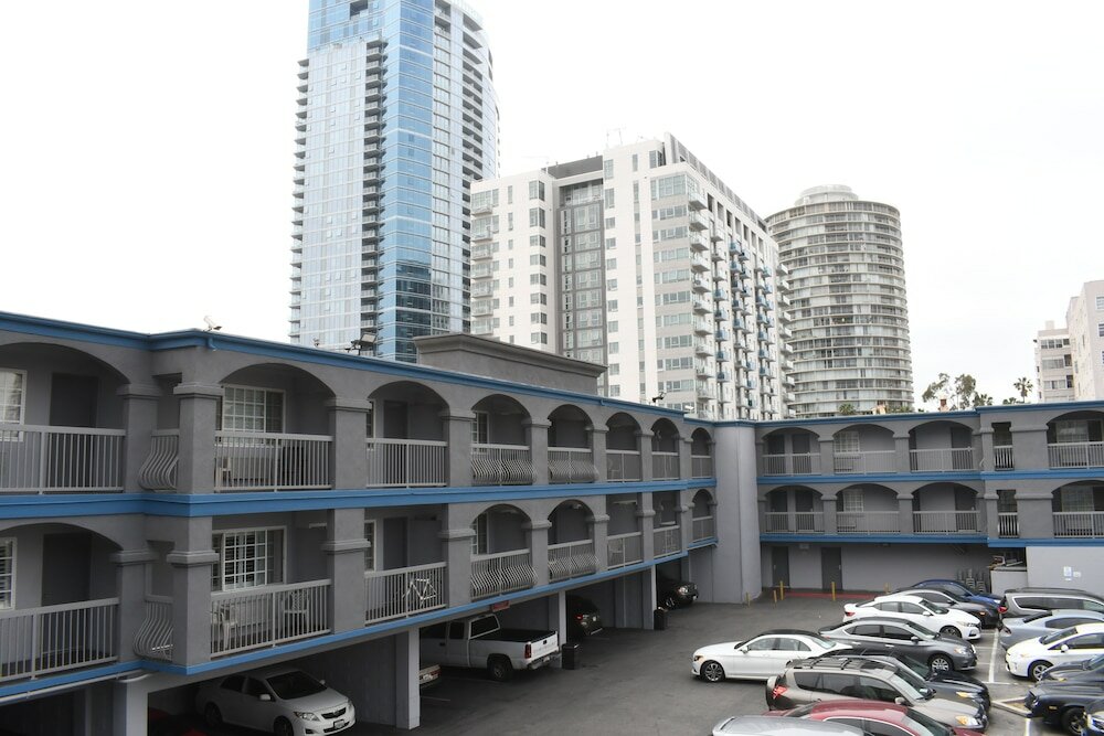 Фото Travelodge by Wyndham Long Beach Convention Center