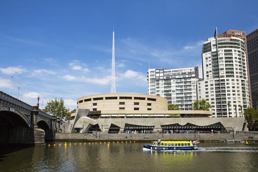 Фото Quay West Suites Melbourne