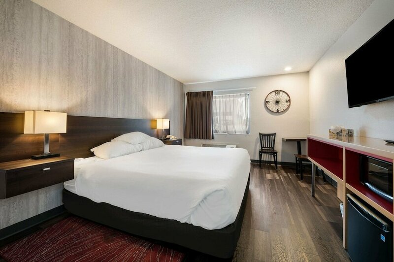 Гостиница Red Lion Inn & Suites Ontario