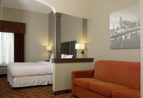 Гостиница Brentwood Suites