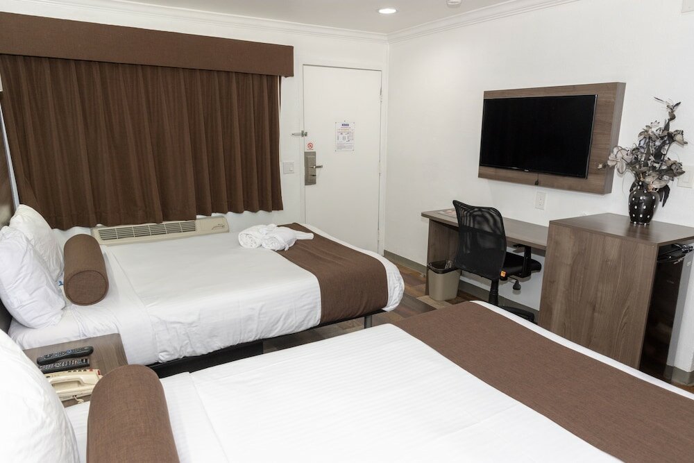 Фото Value Inn Bellflower