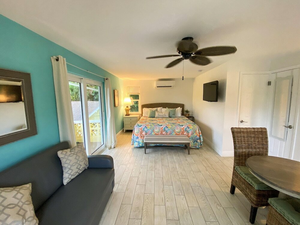 Фото Pearl Beach Inn