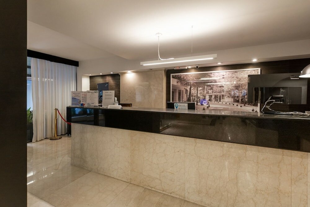 Фото Feir's Park Hotel & Rooftop