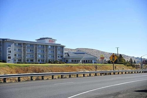 Гостиница Shilo Inn Suites Hotel - Klamath Falls в Кламат Фолс