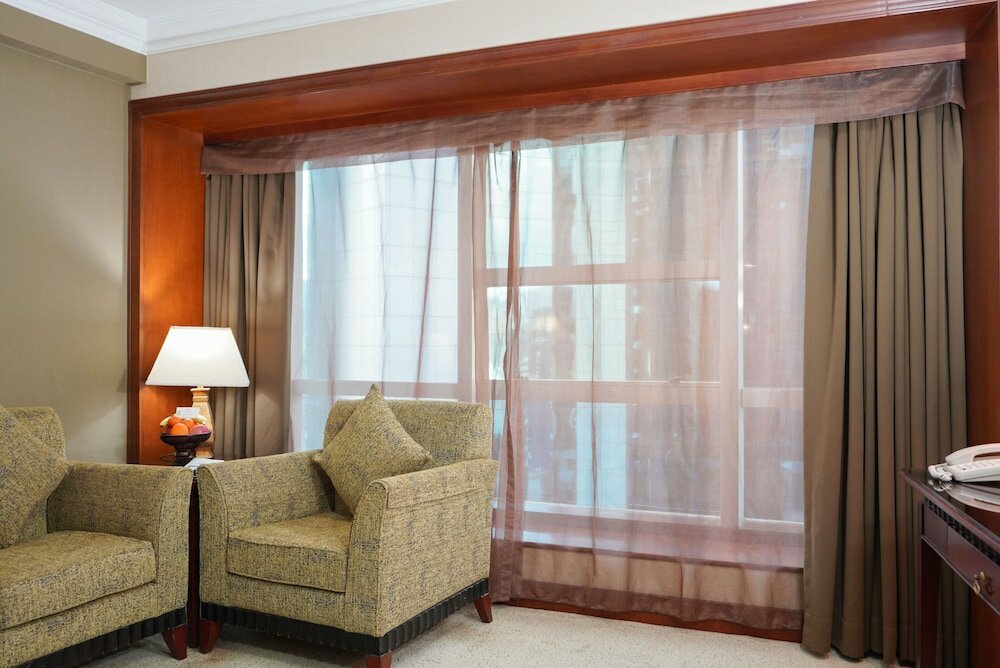 Фото The Pavilion Hotel