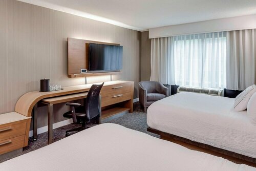 Внешний вид отеля Courtyard by Marriott in Portsmouth в Портсмуте, фото 2