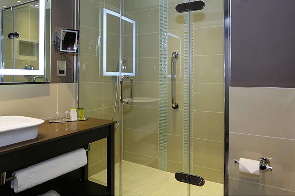 Фото DoubleTree by Hilton Hotel - Nottingham Gateway