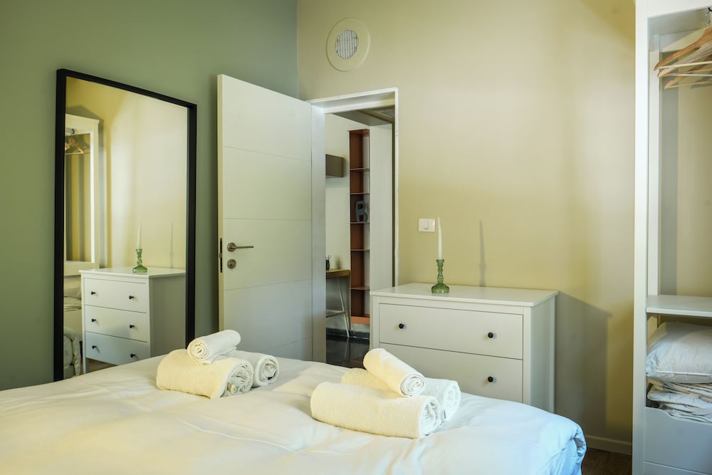 Фото Elegant 1br Dizengoff Apt by Sea N' Rent