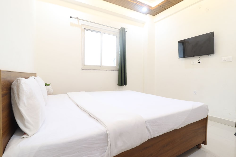 Фото Goroomgo Yp stays Dehradun