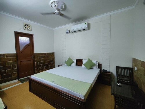 Гостиница Harish Guest House -Railway Station Road в Чандигархе