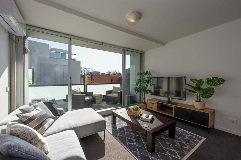 Гостиница Central 2br in Prime Carlton Location w Parking! в Мельбурне