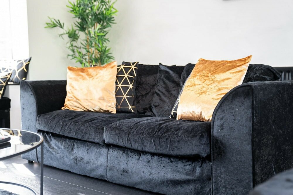 Фото Luxury Designer Mansion in West Midlands Countryside