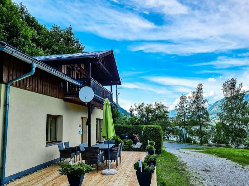 Гостиница Lake View Lodges - Penthouse