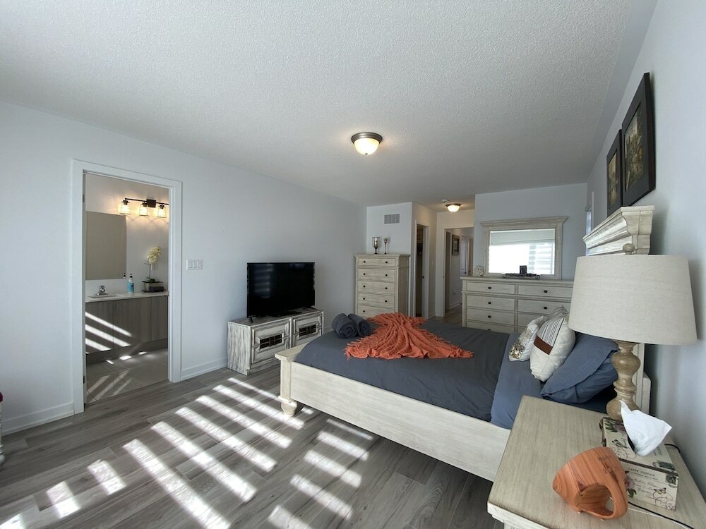 Фото Luxurious Waterfront Residence