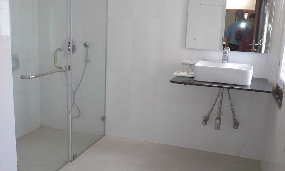 Фото Hotel Ambarish