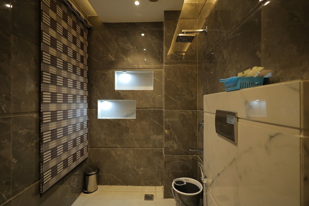 Фото Hotel Taj Crown Plaza