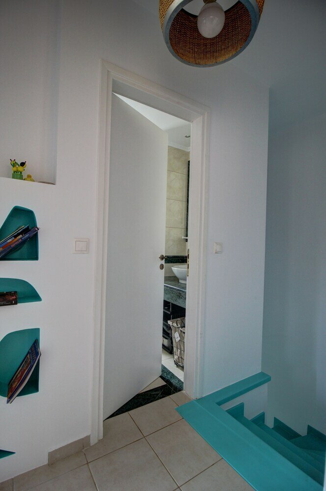 Фото 1 Bedroom Apartment on Beach Elias Upper