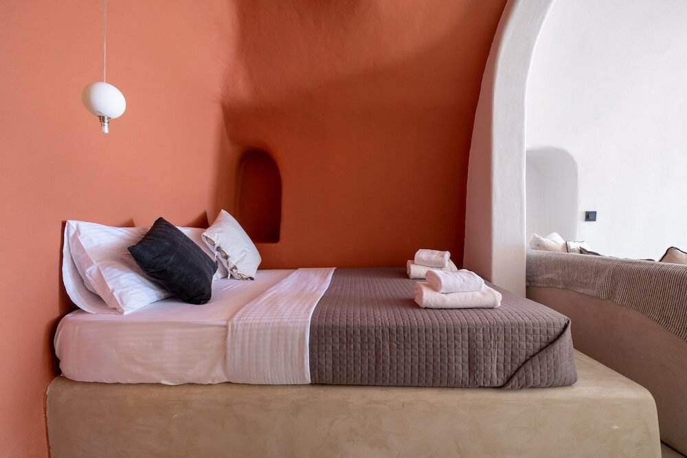 Фото SantorOia Luxury Suites