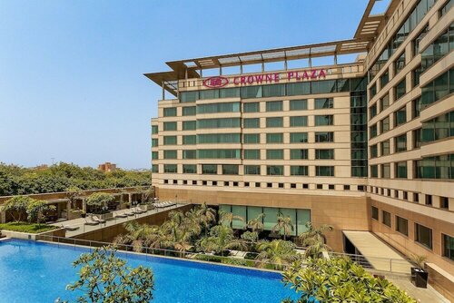 Внешний вид отеля Crowne Plaza Hotel Gurgaon, an Ihg Hotel в Гургаоне, фото 3