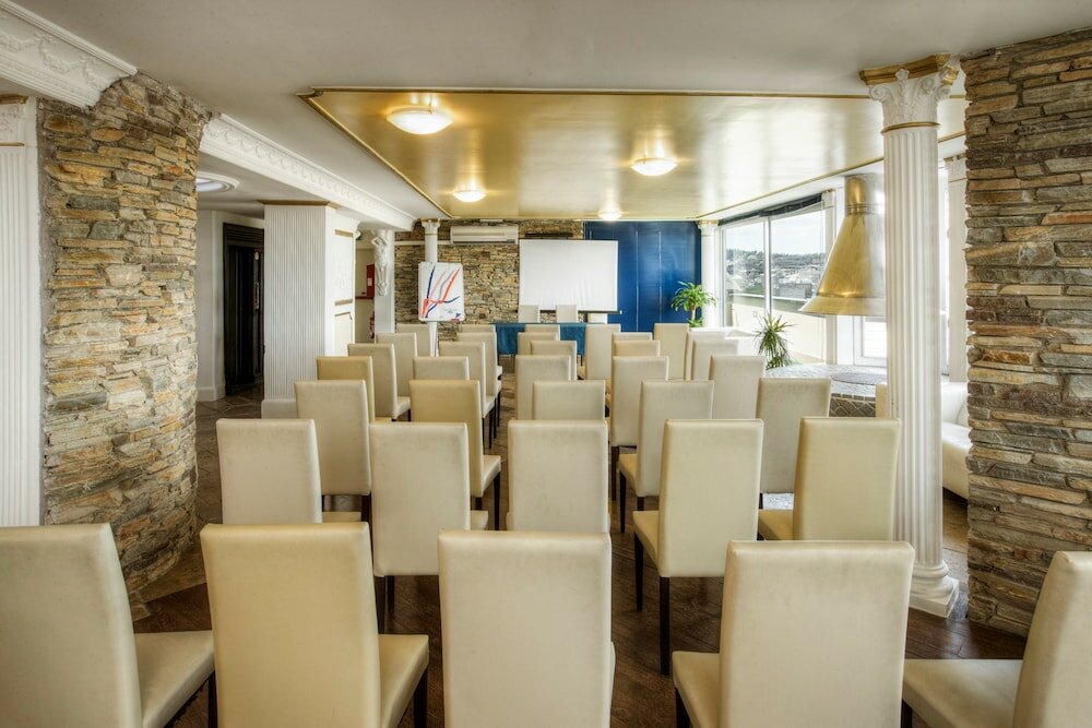 Фото Colony Hotel