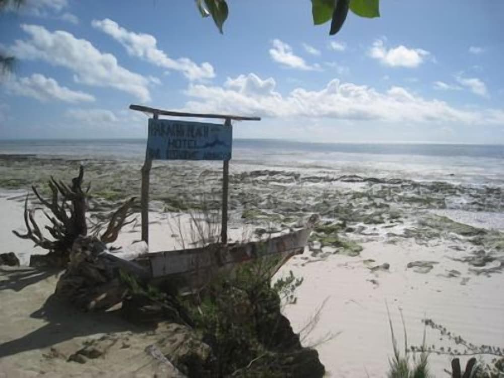 Фото Pakachi Beach Resort & Hotel