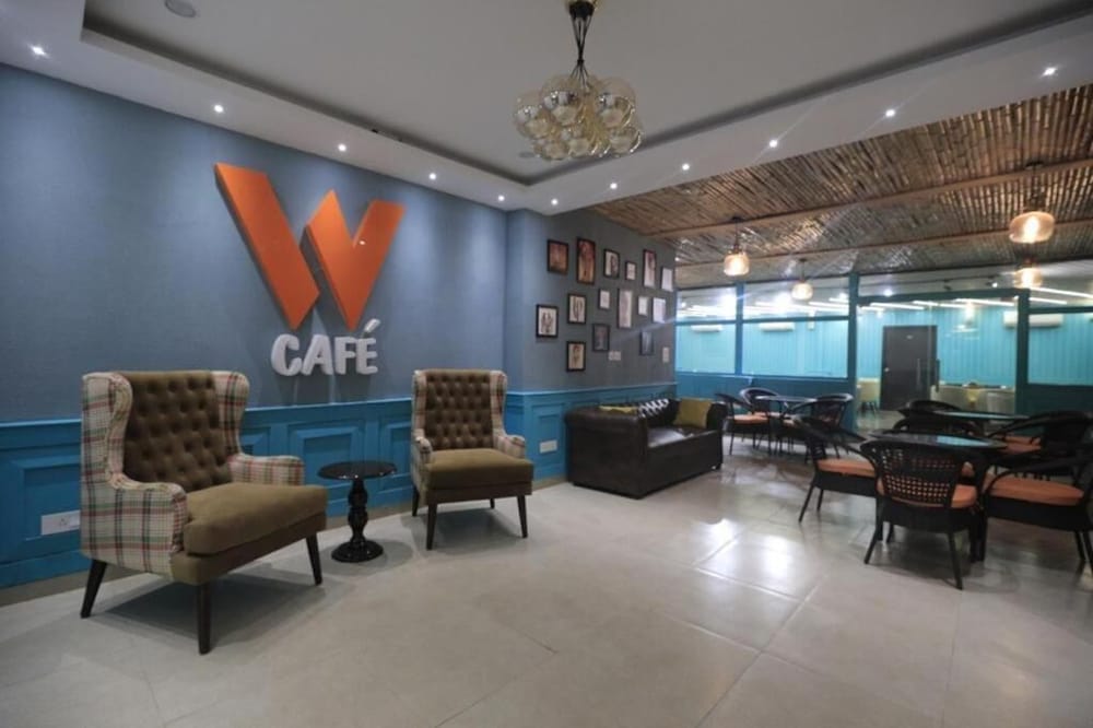 Фото Rnb Select Hotel Walk in Lucknow