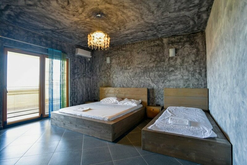 Гостиница Stone Rustic Flat w Sea View in Bar Montenegro в Баре