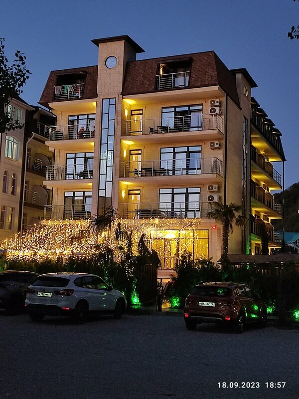 Фото отеля 1