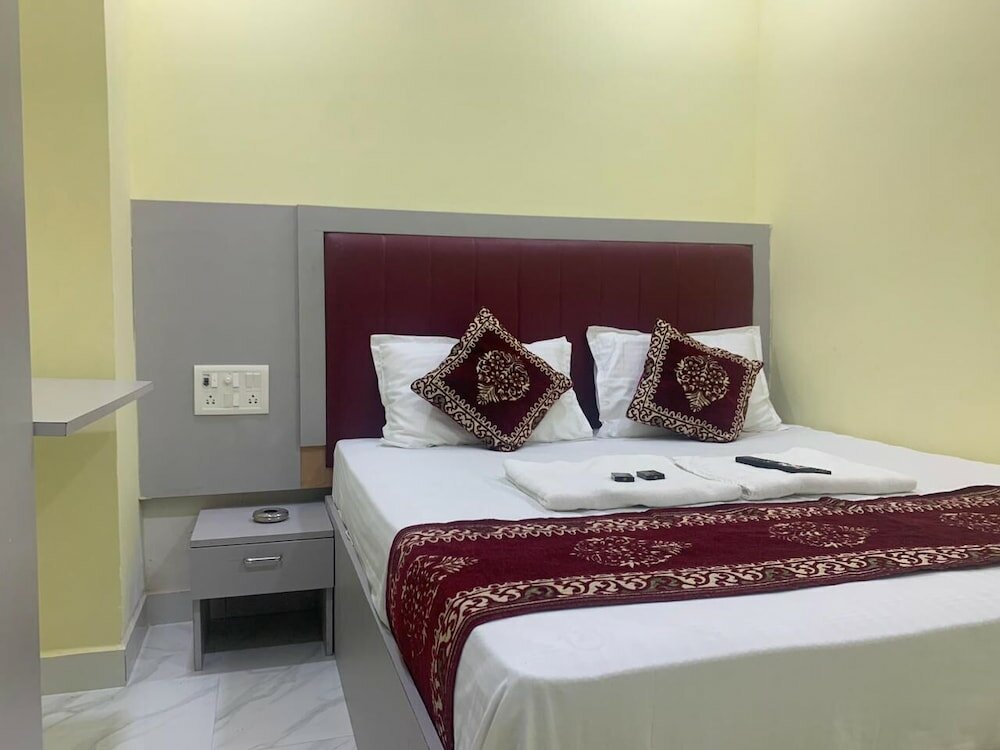 Фото Hotel Sai Guest House