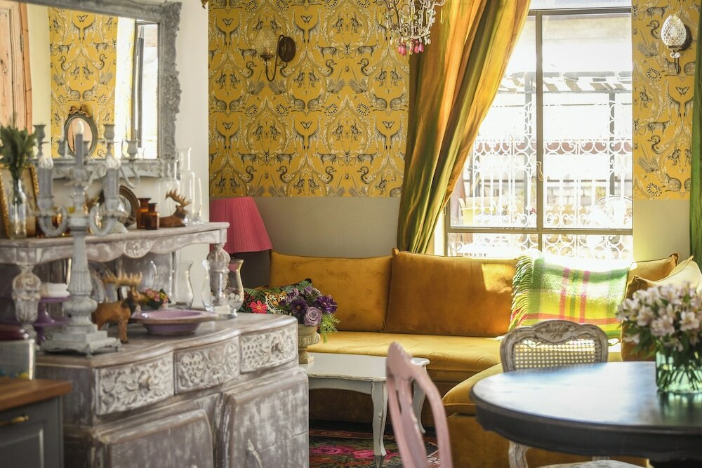 Фото Elegant 1br Apt w Balcony in the City