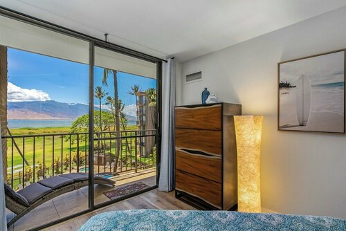 Гостиница Modern and Relaxing Oceanfront Vistas в Кихее