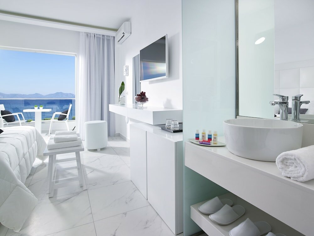 Фото Dimitra Beach Hotel & Suites