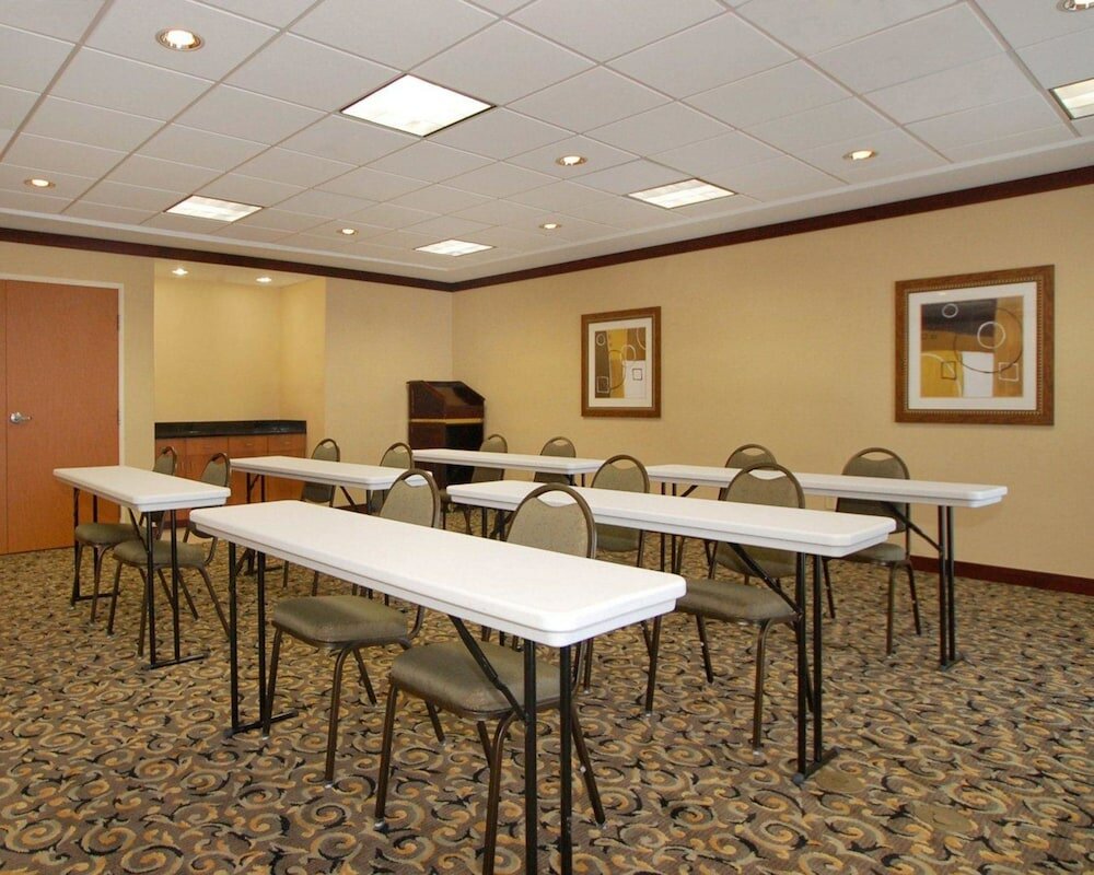 Фото Comfort Suites Southport